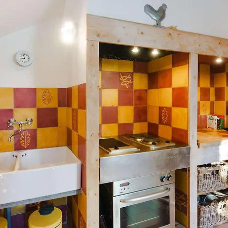 Maisonnette De Charme Au Coeur D'un Domaine Viticole, Pres De La - Narbonne-plage Villa