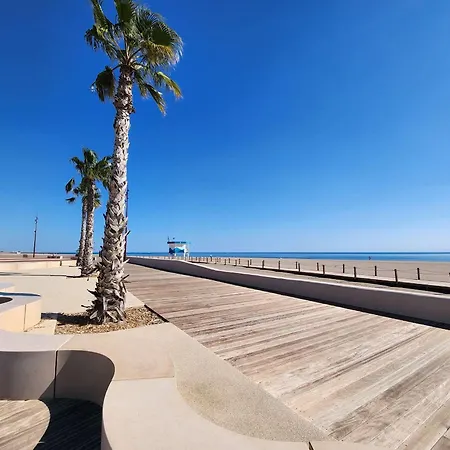 Maisonnette De Charme Au Coeur D'un Domaine Viticole, Pres De La - Narbonne-plage * Narbona